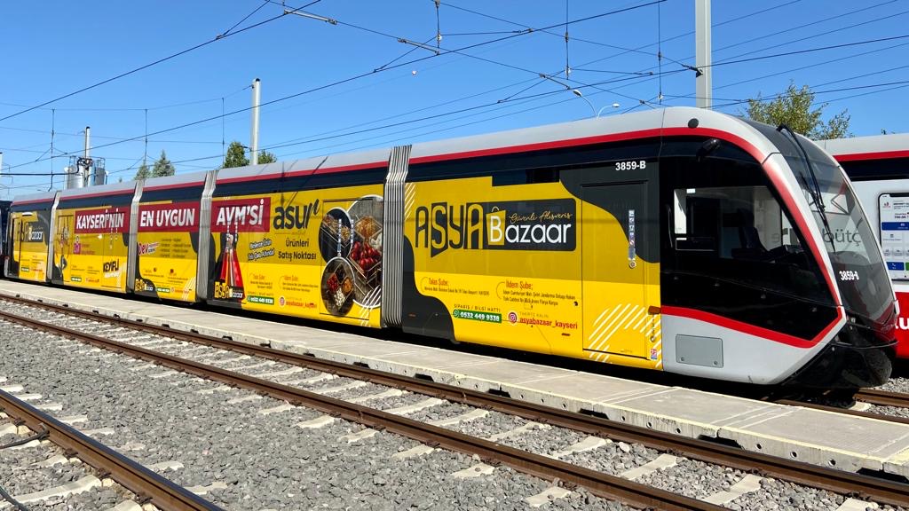 Asya Bazaar tramvay dış yüzey reklamı